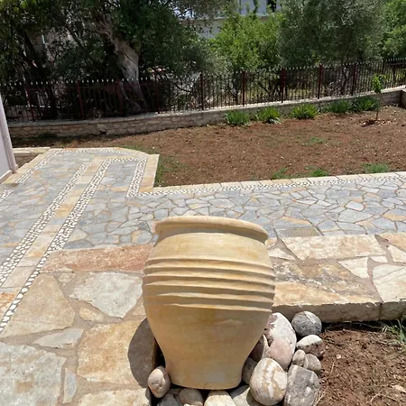 Panselinos 梅加尼西岛