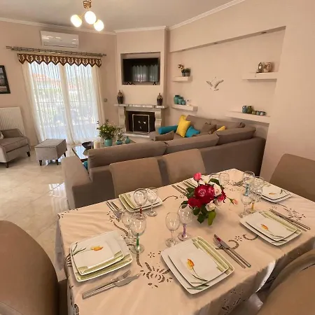 Panselinos Apartment *